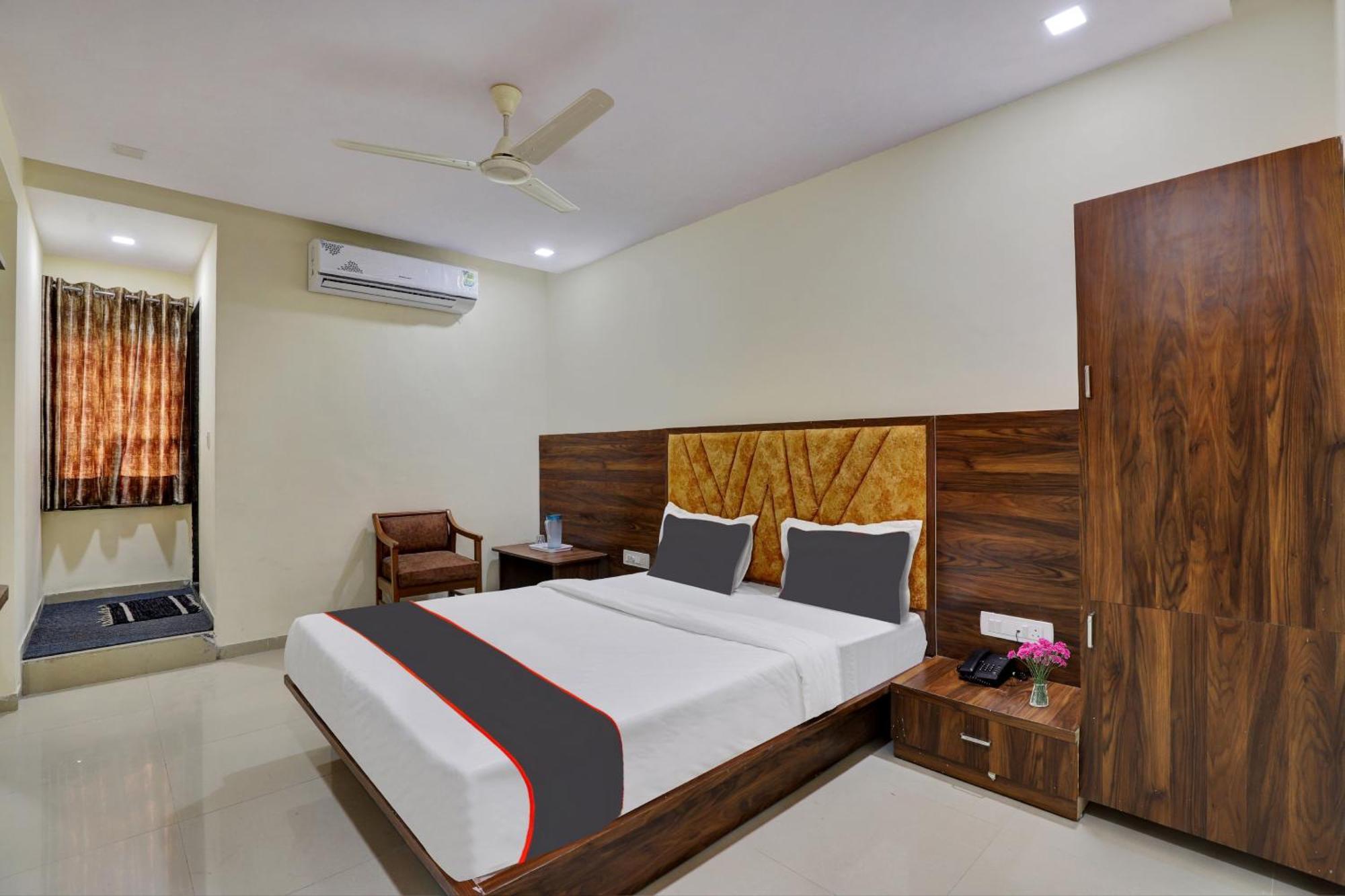 Hotel O Neelkamal 阿穆达巴 外观 照片