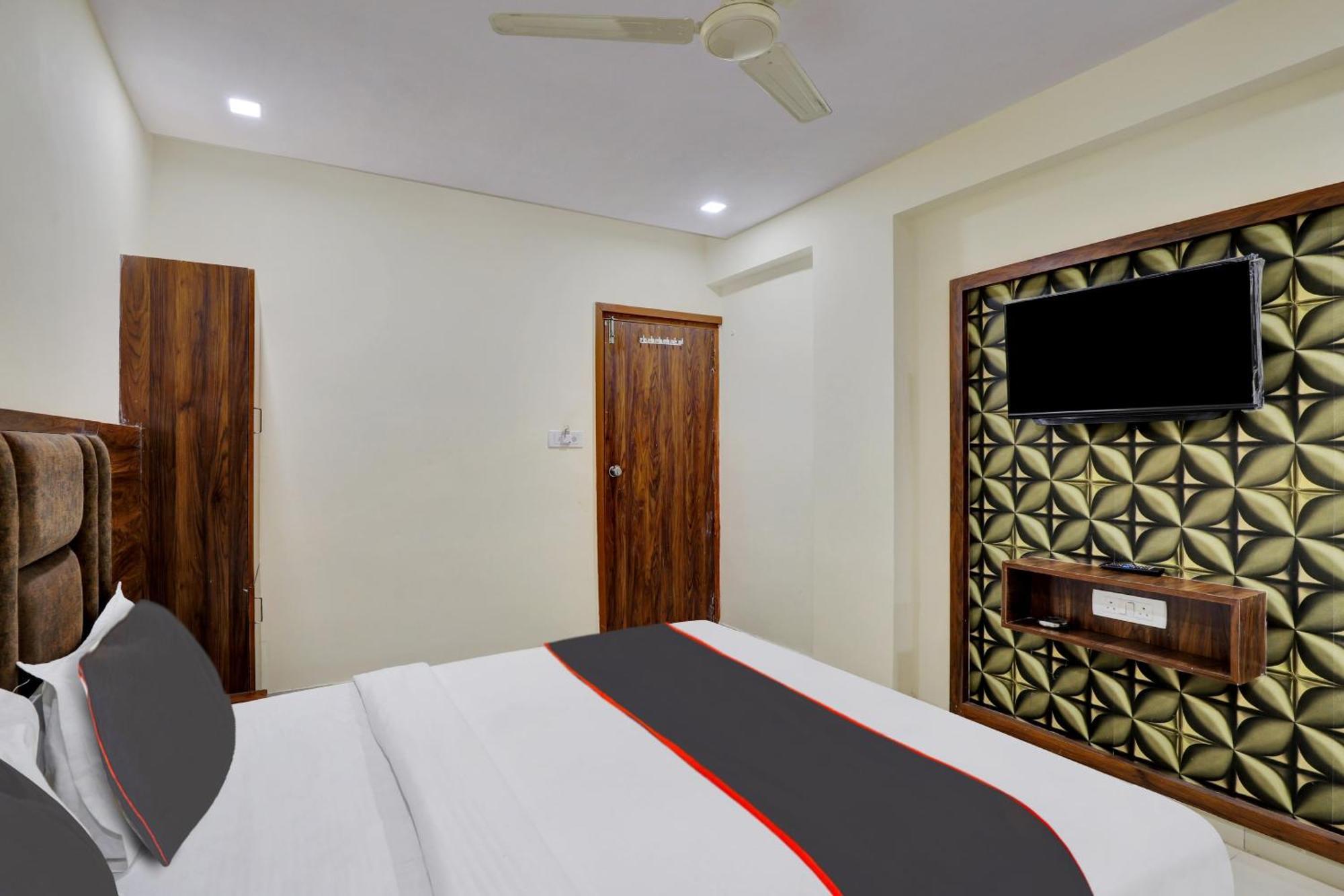 Hotel O Neelkamal 阿穆达巴 外观 照片