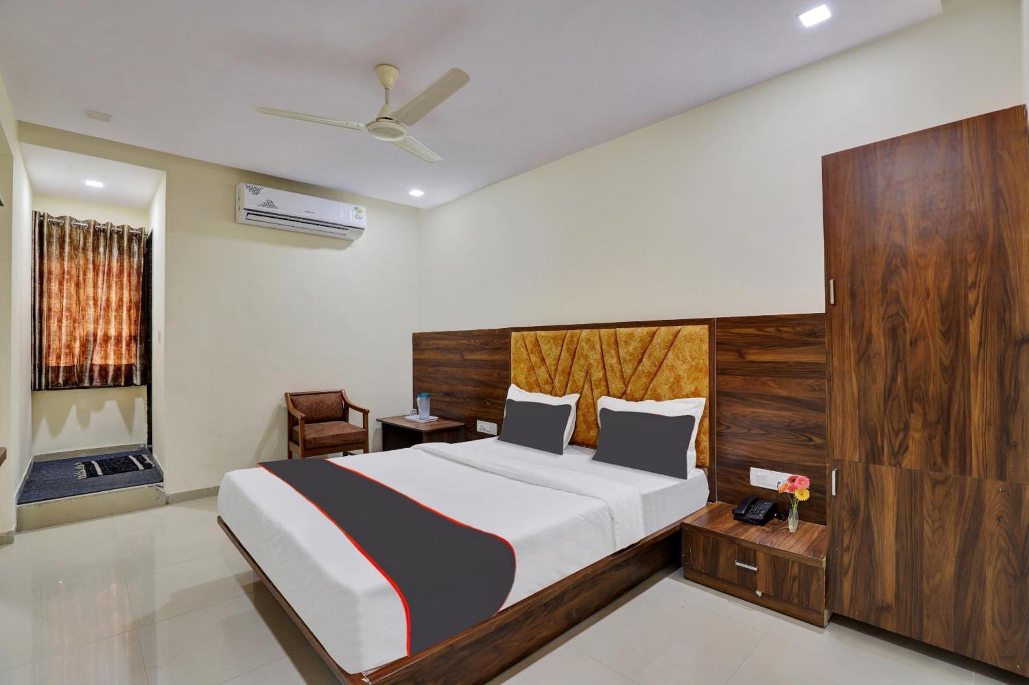 Hotel O Neelkamal 阿穆达巴 外观 照片